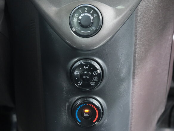 2009 Toyota iQ, фиолетовый, 799000 рублей - вид 14