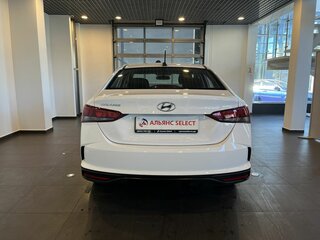 2022 Hyundai Solaris II Рестайлинг, белый, 1750000 рублей, вид 4
