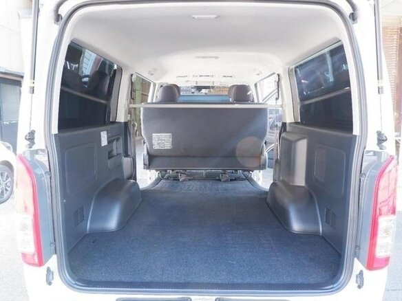 2023 Toyota HiAce H200 Рестайлинг, белый, 4989000 рублей - вид 16