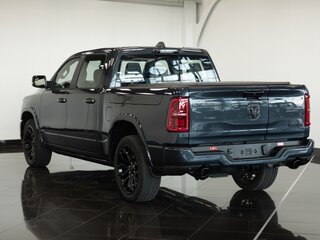 2026 Ram 1500 Crew Cab V Рестайлинг, синий, 9690000 рублей, вид 4