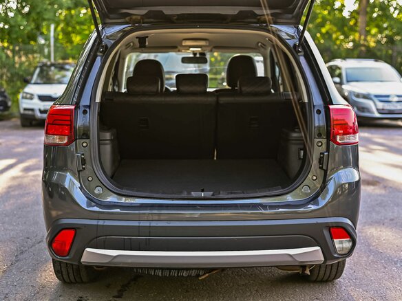 2018 Mitsubishi Outlander III Рестайлинг 2, серый - вид 15