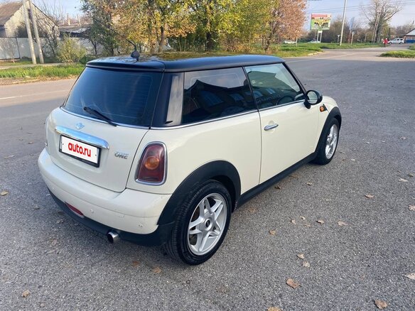 2008 Mini Hatch One II (R56), белый, 700000 рублей - вид 3