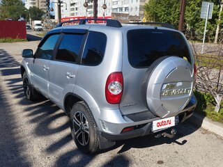 2017 Chevrolet Niva I Рестайлинг, серебристый, 850000 рублей, вид 3