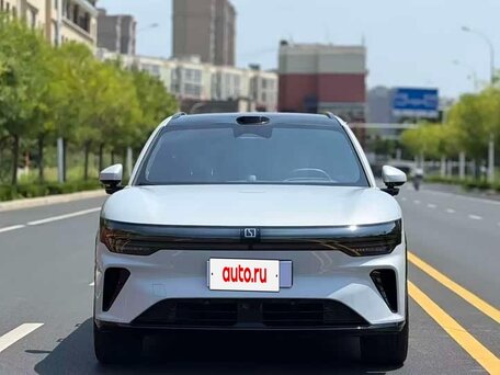 2026 Zeekr 7X I Рестайлинг, серебристый, 6370000 рублей, вид 2