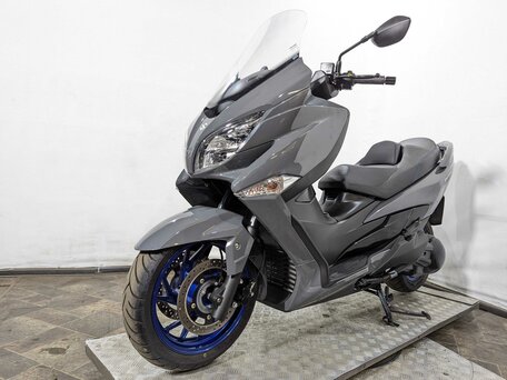 2017 Suzuki Burgman (SkyWave) 400, серый, 639000 рублей, вид 2