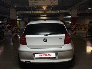 2011 BMW 1 серии 116i I (E81/E82/E87/E88) Рестайлинг, белый, 900000 рублей, вид 5