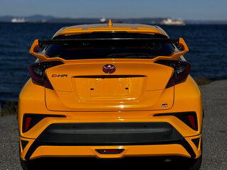 2016 Toyota C-HR I, жёлтый, 1480000 рублей, вид 3