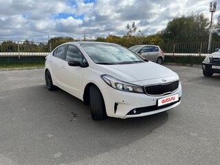 2018 Kia Cerato III Рестайлинг (Classic), белый, 1100000 рублей, вид 3
