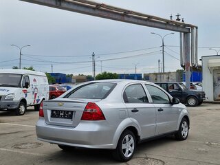 2010 Chevrolet Aveo I Рестайлинг, серебристый, 327000 рублей, вид 3