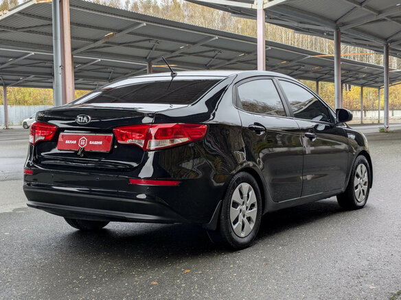 2016 Kia Rio III Рестайлинг, чёрный, 940000 рублей - вид 6