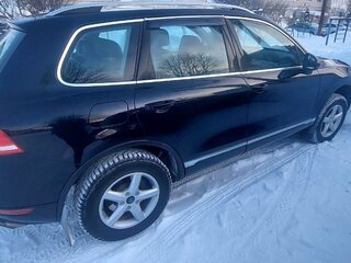 2013 Volkswagen Touareg II, чёрный, 2300000 рублей, вид 2