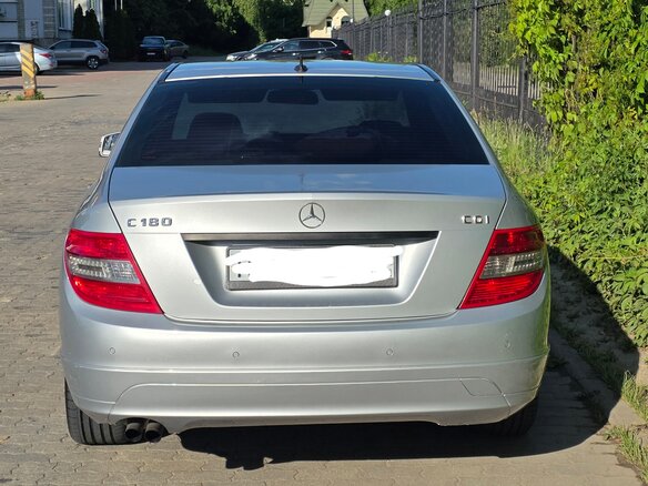 2011 Mercedes-Benz C-Класс 180 BlueEFFICIENCY III (W204), серебристый, 900000 рублей - вид 4