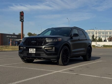 2020 Ford Explorer VI, серебристый, 3750000 рублей, вид 2