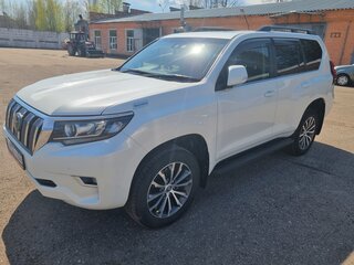 2018 Toyota Land Cruiser Prado 150 Series Рестайлинг 2, белый, 4850000 рублей, вид 1