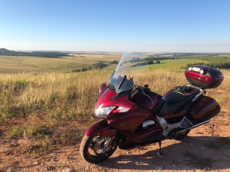 2005 Honda ST 1300, красный, 655000 рублей, вид 3