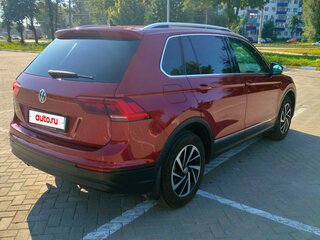 2018 Volkswagen Tiguan II, красный, 2000000 рублей, вид 5