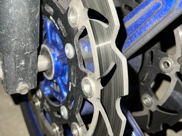 2011 Suzuki SFV 650 Gladius, белый, 420000 рублей - вид 11