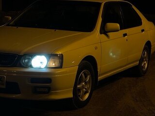 2000 Nissan Bluebird QG18 XI (U14), белый, 299999 рублей, вид 2