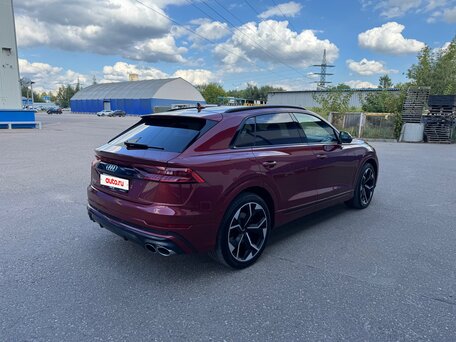 2021 Audi SQ8 I (4M), красный, 9200000 рублей, вид 4