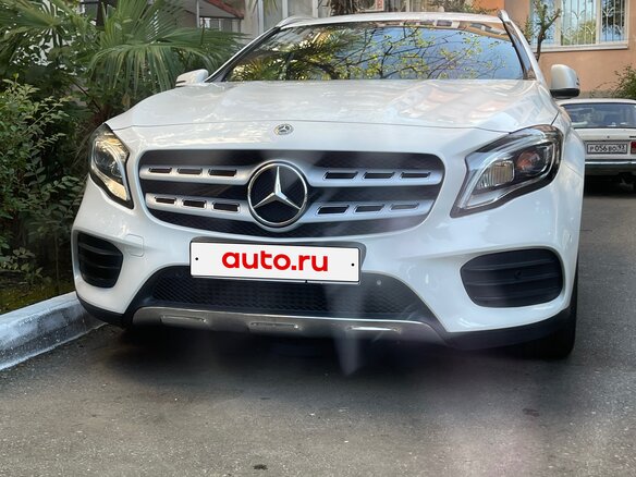 2018 Mercedes-Benz GLA 200 I (X156) Рестайлинг, белый, 3050000 рублей - вид 1