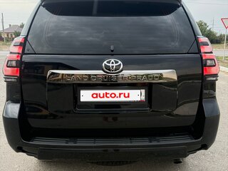 2021 Toyota Land Cruiser Prado 150 Series Рестайлинг 3, чёрный, 7900000 рублей, вид 3