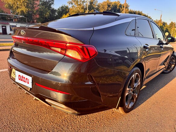 2021 Kia K5 III, синий - вид 12