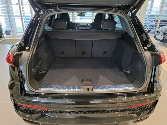 2025 Audi Q5 L III (GU), чёрный, 6100000 рублей - вид 8