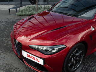2025 Alfa Romeo Giulia Quadrifoglio II (952) Рестайлинг 2, красный, 12500000 рублей, вид 4