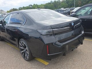 2026 BMW 7 серии 740 xDrive VII (G70) Рестайлинг, чёрный, 22660000 рублей, вид 4