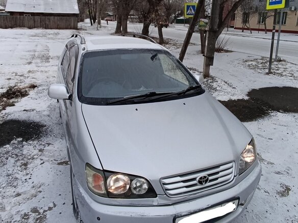 1998 Toyota Ipsum I (M10), серебристый, 500000 рублей - вид 3