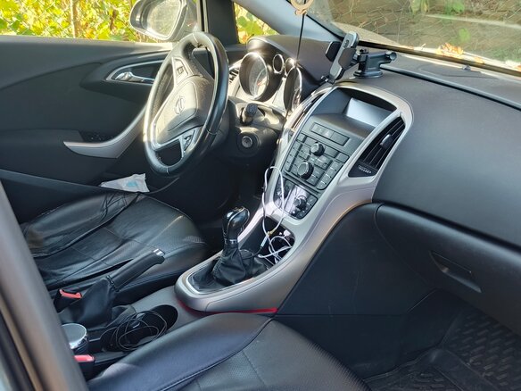 2011 Opel Astra J, серый - вид 2