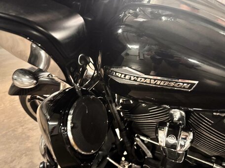 2021 Harley-Davidson Road Glide, чёрный, 1799999 рублей, вид 3