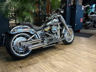 2025 Harley-Davidson Fat Boy, белый, 6000000 рублей, вид 2