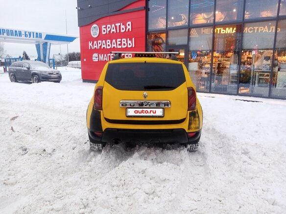 2017 Renault Duster I Рестайлинг, жёлтый, 750000 рублей - вид 3