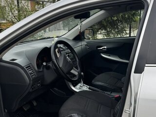 2011 Toyota Corolla X (E140, E150) Рестайлинг, серебристый, 1300000 рублей, вид 5