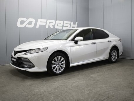 Toyota Camry VIII (XV70)