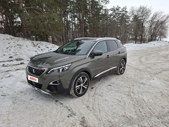 2020 Peugeot 3008 II, коричневый, 2450000 рублей