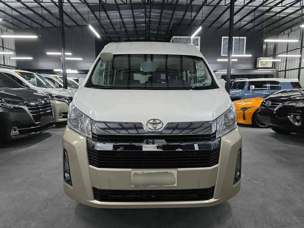 Открыть фотографии: Toyota HiAce H300