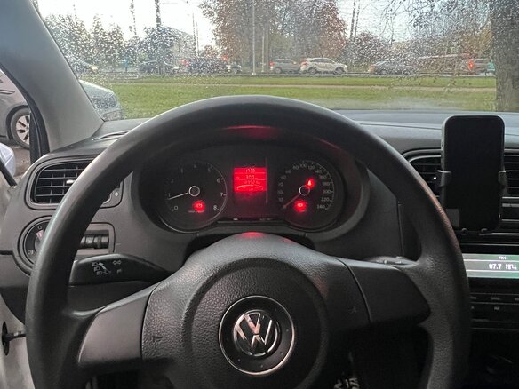 2013 Volkswagen Polo V, белый, 700000 рублей - вид 15