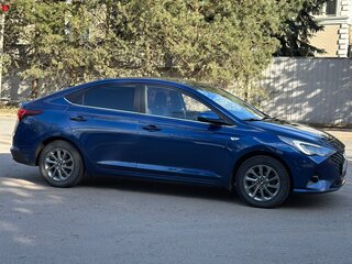 2021 Hyundai Solaris II Рестайлинг, синий, 1600000 рублей, вид 4