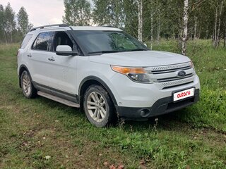 2014 Ford Explorer V, белый, 1500000 рублей, вид 4