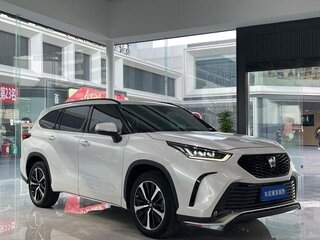 2025 Toyota Crown Kluger, белый, 5670000 рублей, вид 3