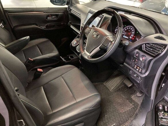 2021 Toyota Esquire I Рестайлинг, чёрный, 2000000 рублей - вид 6