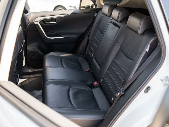 2020 Toyota RAV4 V (XA50), белый, 3599000 рублей - вид 9