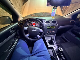 2011 Ford Focus II Рестайлинг, серебристый, 430000 рублей, вид 5