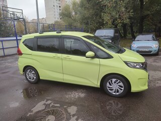 2017 Honda Freed+ II, жёлтый, 1330000 рублей, вид 4