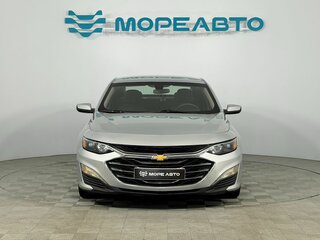 2018 Chevrolet Malibu IX, серебристый, 1097000 рублей, вид 2