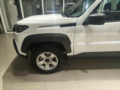 2026 Lada (ВАЗ) Niva Travel I Рестайлинг, белый, 1603000 рублей, вид 3