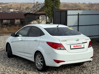 2015 Hyundai Solaris I Рестайлинг, белый, 1120000 рублей, вид 5