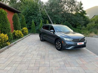 2021 Volkswagen Tiguan Allspace II Рестайлинг, серый, 3050000 рублей, вид 2